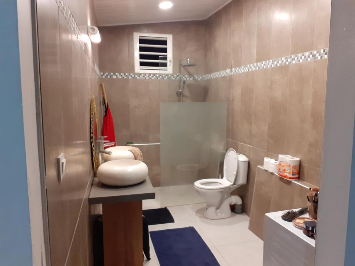 Chambre chez l'habitant avec piscine privative et vue panoramique sur la mer des caraïbes Desmarinieres Extérieur photo